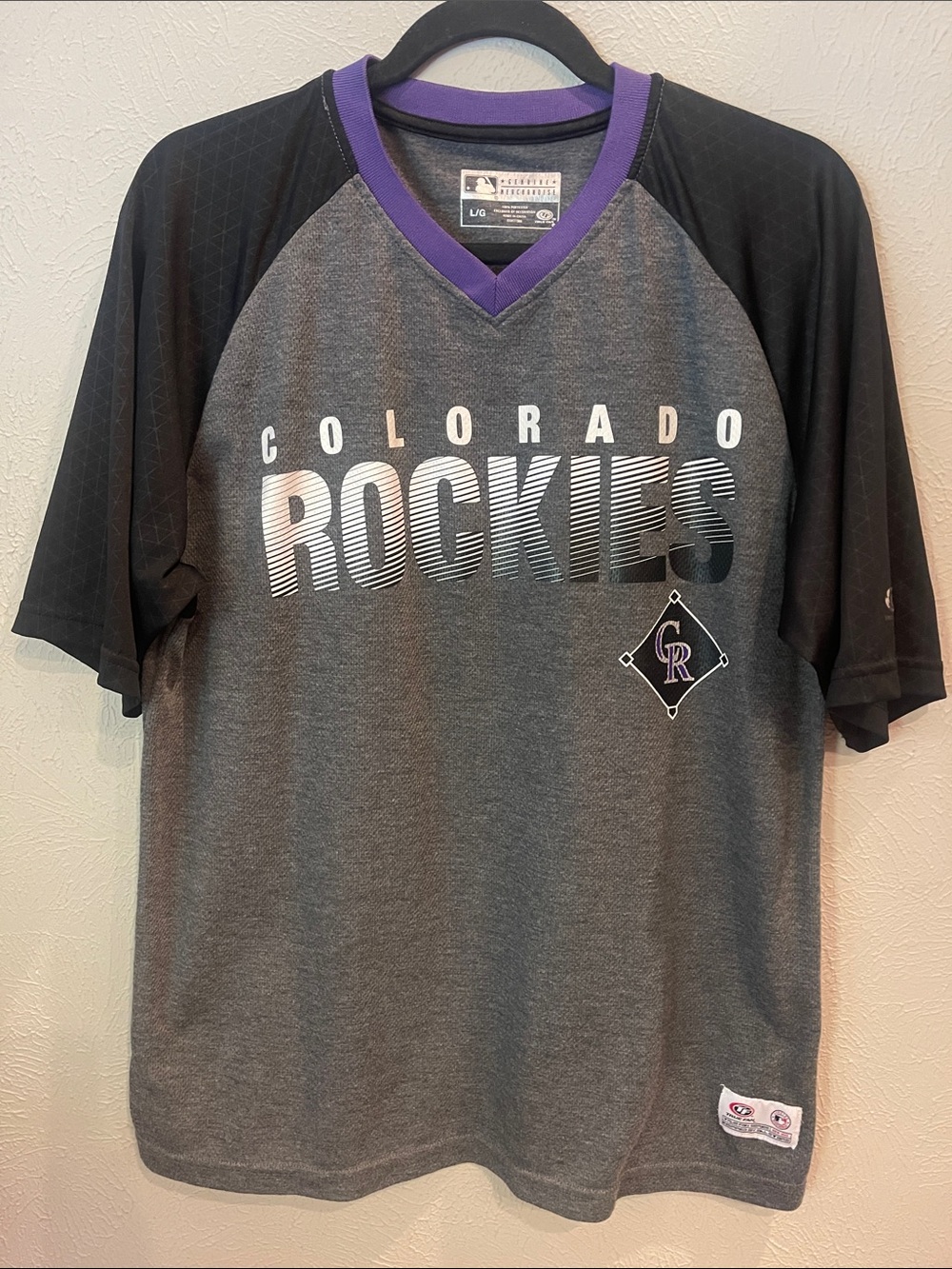 Colorado Rockies Gray, Black & Purple V-Neck Shirt. Men’s large.